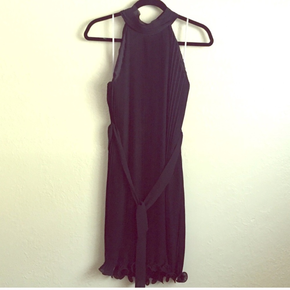 NWOT 🐞F21 Black Pleated Dress